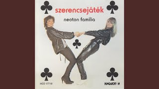 Video thumbnail of "Neoton Família - Kell, hogy várj!"