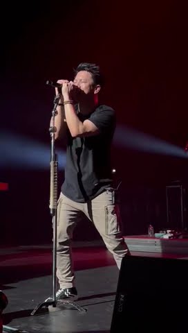 Khayalan Tingkat Tinggi - NOAH Live in KL 2022 | Ariel | Peterpan | Malaysia