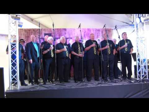 Newquay Rowing Club Singers close Newquay Fish Festival 2016