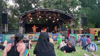 Glass Beams First Ever Performance, WOMADelaide 2022 Resimi