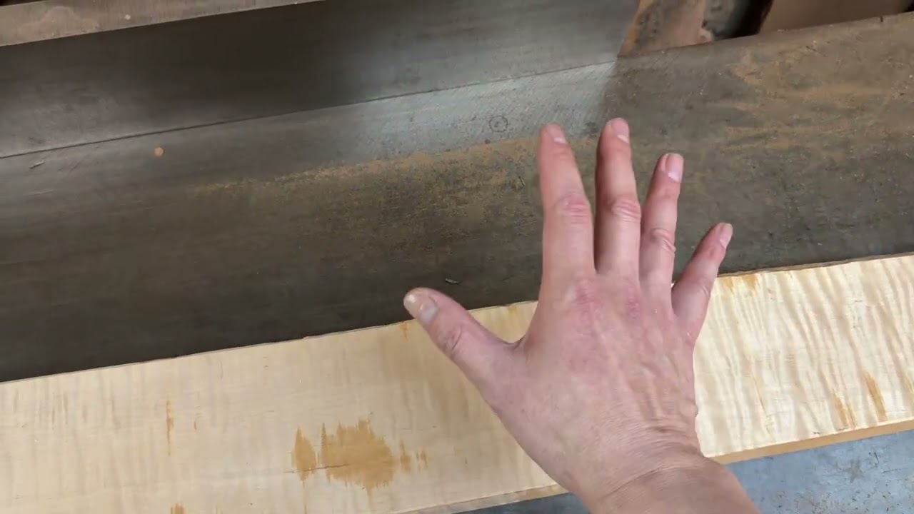 伝統的な日本の木製面 Curly Maple Wood Grain - YouTube