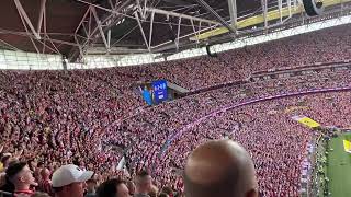 Sunderland at Wembley singing wonderwall oasis