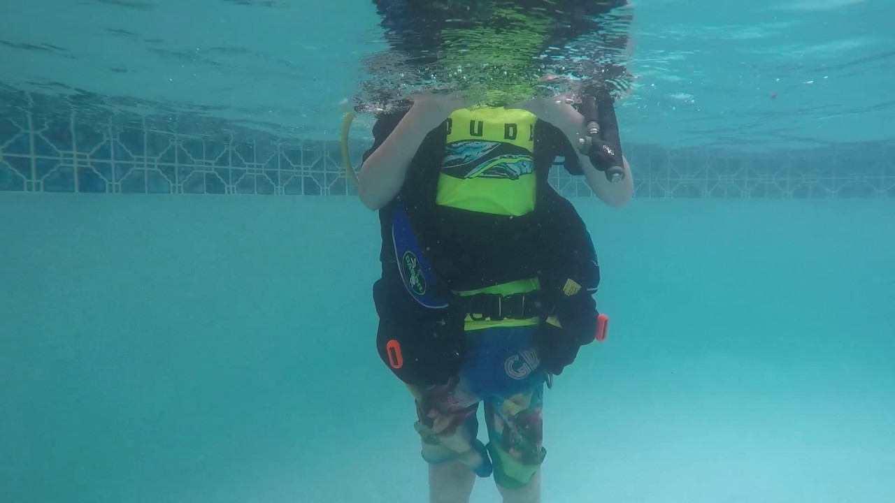 pool dive - YouTube