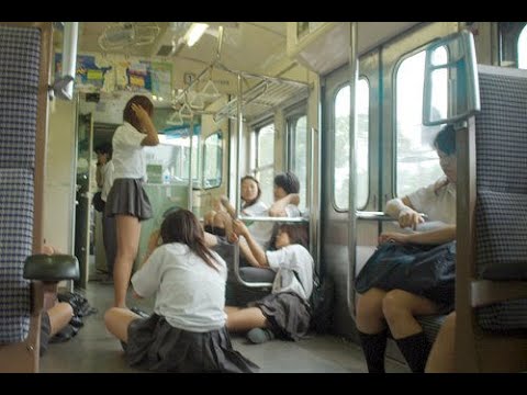 電 車 で 若 い 女 2 人 が 騒 い で い た の で...注 意 し た ら ｗｗｗｗ - YouTube