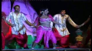 Vidya Balan's 'Oo La La' Performance