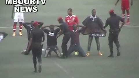 SPORTS : LES JEUNES MBOUROIS ARRETES LORS DU MATCH STADE DE MBOUR VS SONACOS A MBOUR