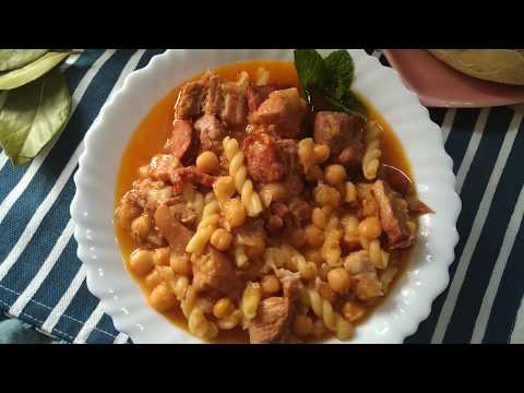 Grão de bico com massa e carne á Alentejana / Chickpeas with pasta and pork, traditional recipe