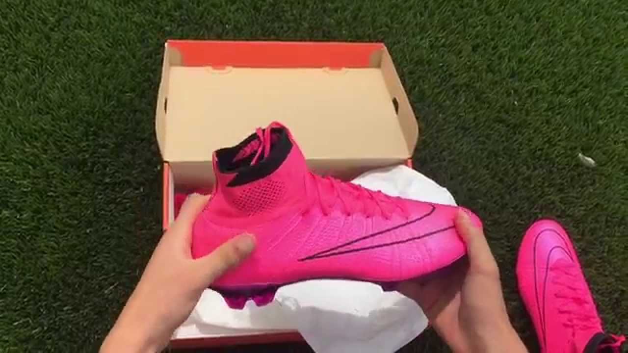 Baya Abiertamente pizarra Unboxing & Test of Nike Mercurial Superfly FG Hyper Pink | Lightning Storm  Pack | FlexShots | - YouTube