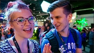 PLAYING CRASH BANDICOOT! || PSX 2016 VLOG