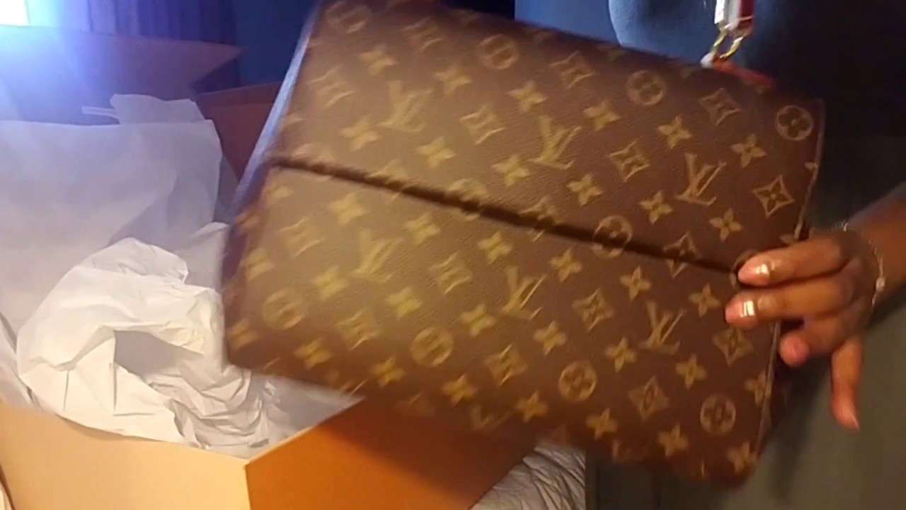 Review: Designer bag Louis Vuitton Cluny MM – Your Feminine Charm by Brenda  Felicia