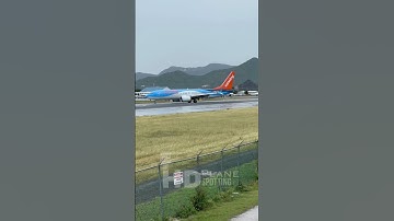 Sunwing wet runway backtrack