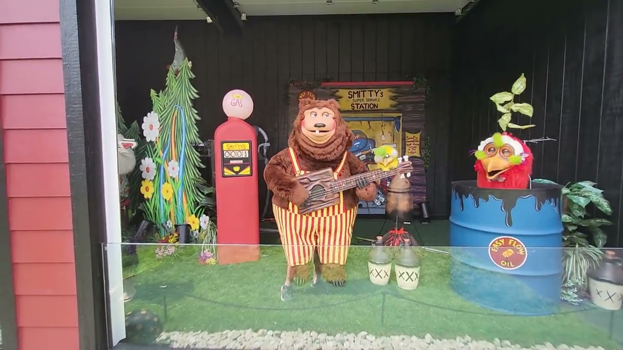 The Rock-afire Explosion at the Volo Auto Museum: 