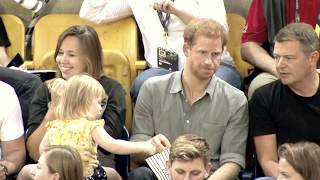 Sneaky toddler steals Prince Harry's popcorn funny moment