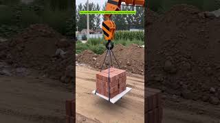 5-ton three-wheeled crane, 24-meter boom length, 28 horsepower, 10-speed high and low gears.