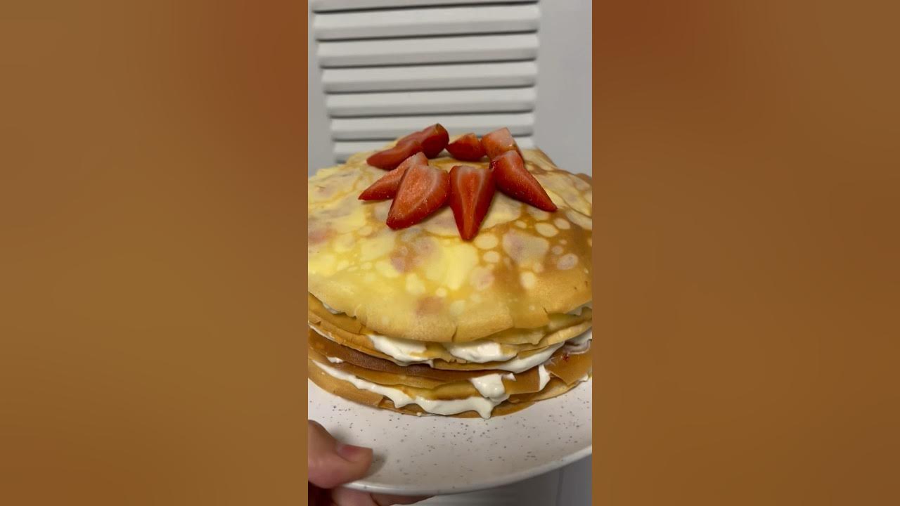 Busty porno yulduz Emi Anderssen qizil divanda jinsiy aloqadan zavqlanadi