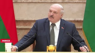 Лукашенко: Посмотрите на латышей! Там их всего спортом занимается 20 человек! И молотят на всю!