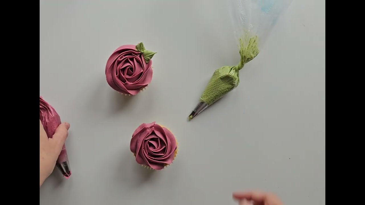 Easy Rose Swirl Cupcake Tutorial | Piping for Beginners