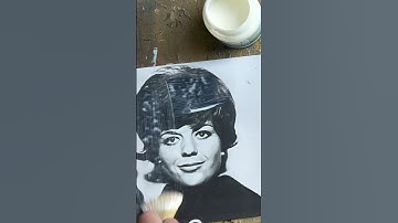 Art Hacks: Pop Art Photo Transfer onto Canvas. Quick Guide to Transforming a Picture of Mom into ART