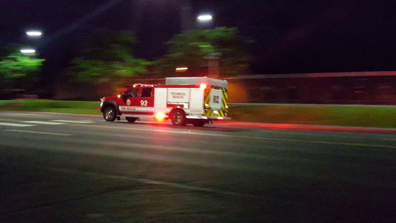 Spokane County FD #9 Rescue 92 Responding - YouTube