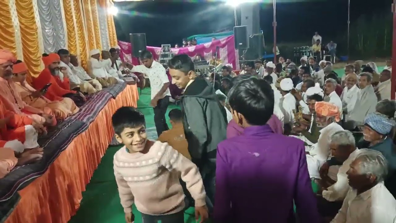 દલવાડા ગામે ભજન ની મોજ 