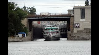 прохождение   теплоходами   волжских  шлюзов