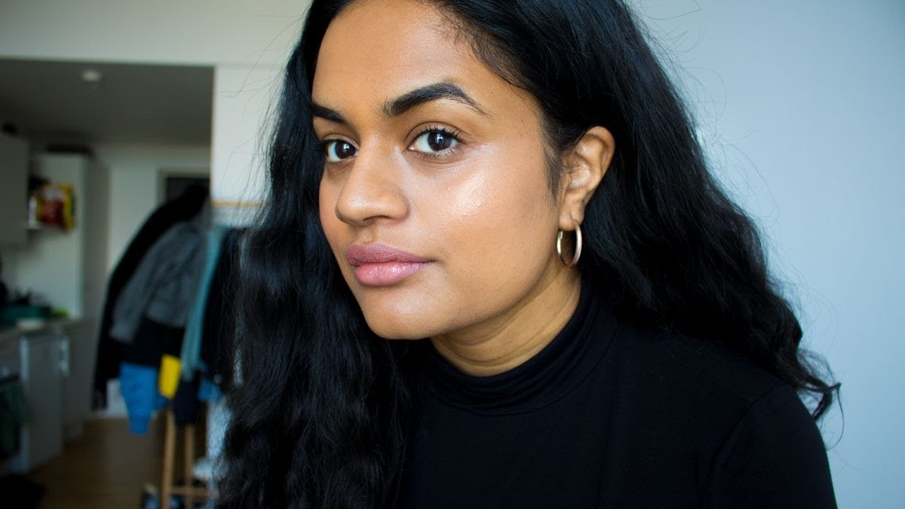 video BOBBI BROWN Skin Foundation Stick