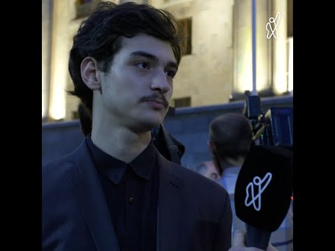 ჩვენ გვყავს ხელისუფლება, რომელიც მიდის კონსტიტუციის წინააღმდეგ — აქციის მონაწილე რუსულ კანონზე