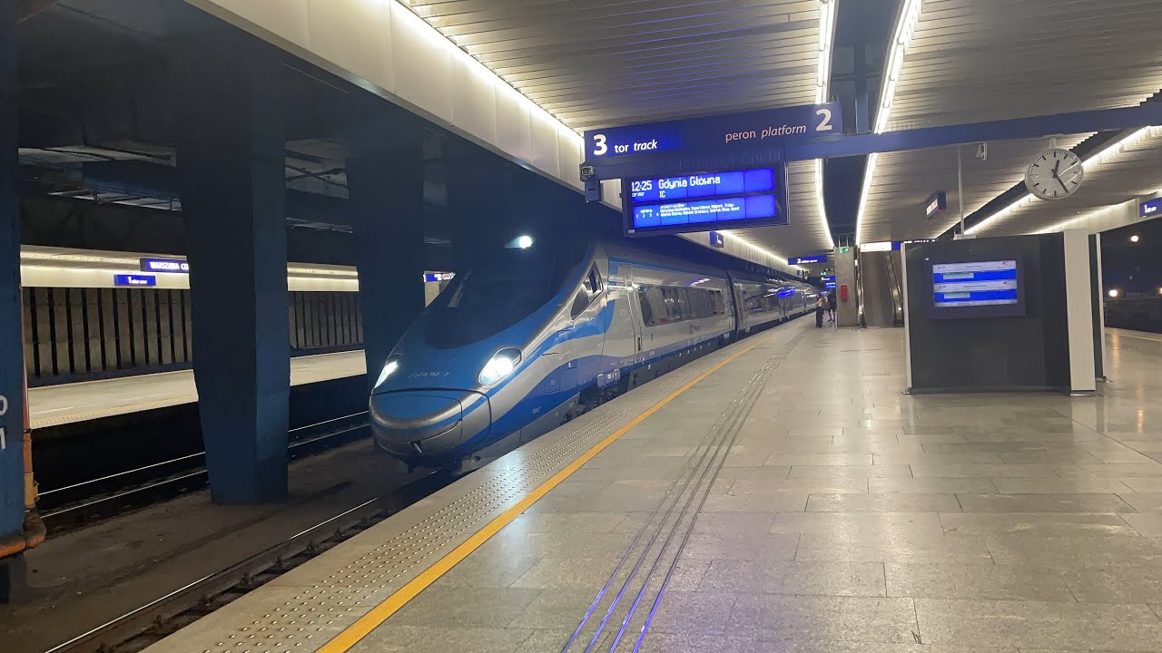 Trains in Warszawa Centralna (Warsaw Central Station)