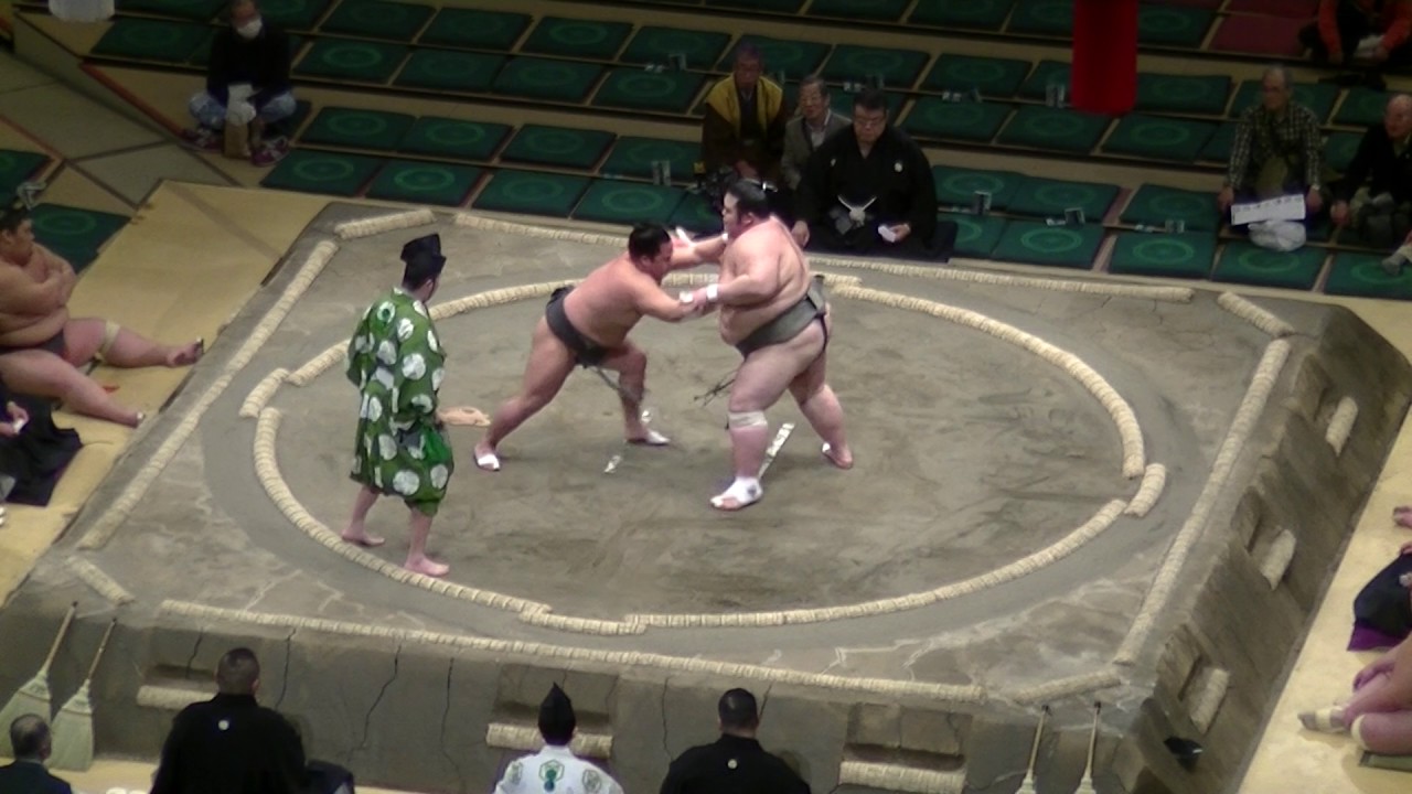 207kgの巨漢力士が頭から土俵下に落下で立ち上がれない/高麗の国-羅王