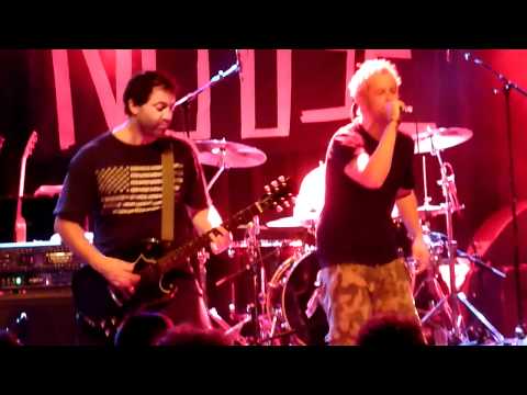 Feeding The Fire [HD], by No Use For A Name (@ Melkweg, 2011)