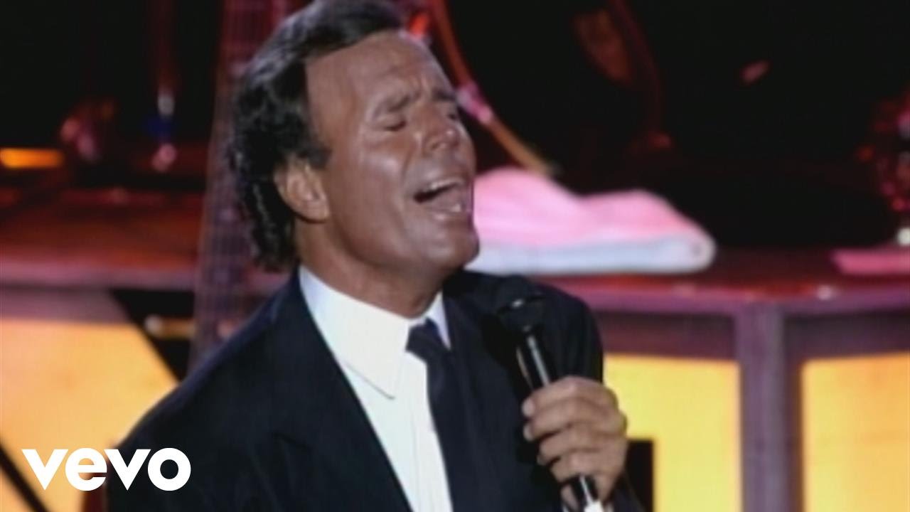 Julio Iglesias - Bamboleo (from Starry Night Concert)