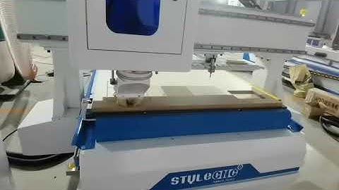 Economic ATC CNC Wood Router for making wood crafts and furniture.