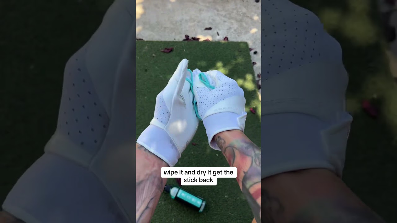 Clean & Restore Football Gloves in Seconds – The 2-in-1 Solution for Grip!