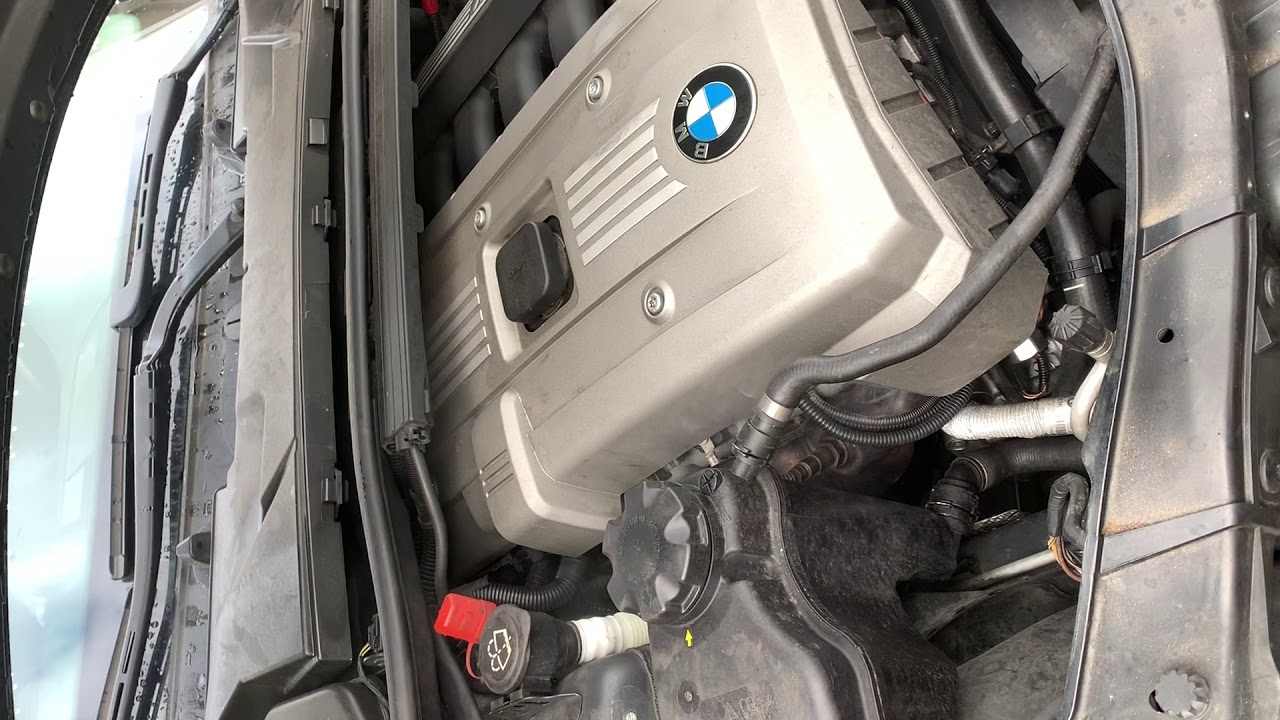 E90 330i N52 valve cover gasket leak broken bolt 330i 328i 325i YouTube