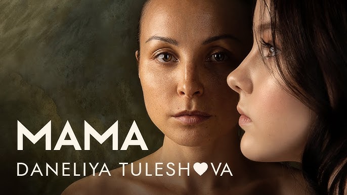 Порно лесбиянка қыз соло өзімен ас үйде