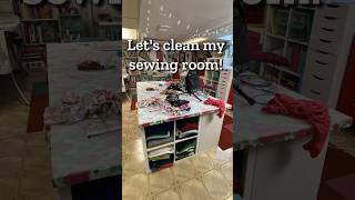 Clean my sewing room with me (wish it was this fast 😉)