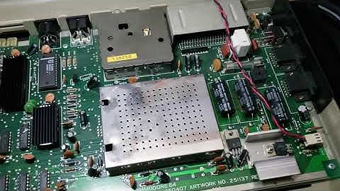 RIPPING OPEN MY NEW (OLD) PAL C64 BREADBIN!