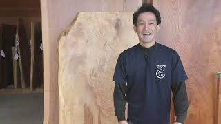 一枚板ですが何の木でできているのか私では判断できませんでした。￼ 一枚板とは？メリット・デメリットをご紹介 | 一枚板テーブル