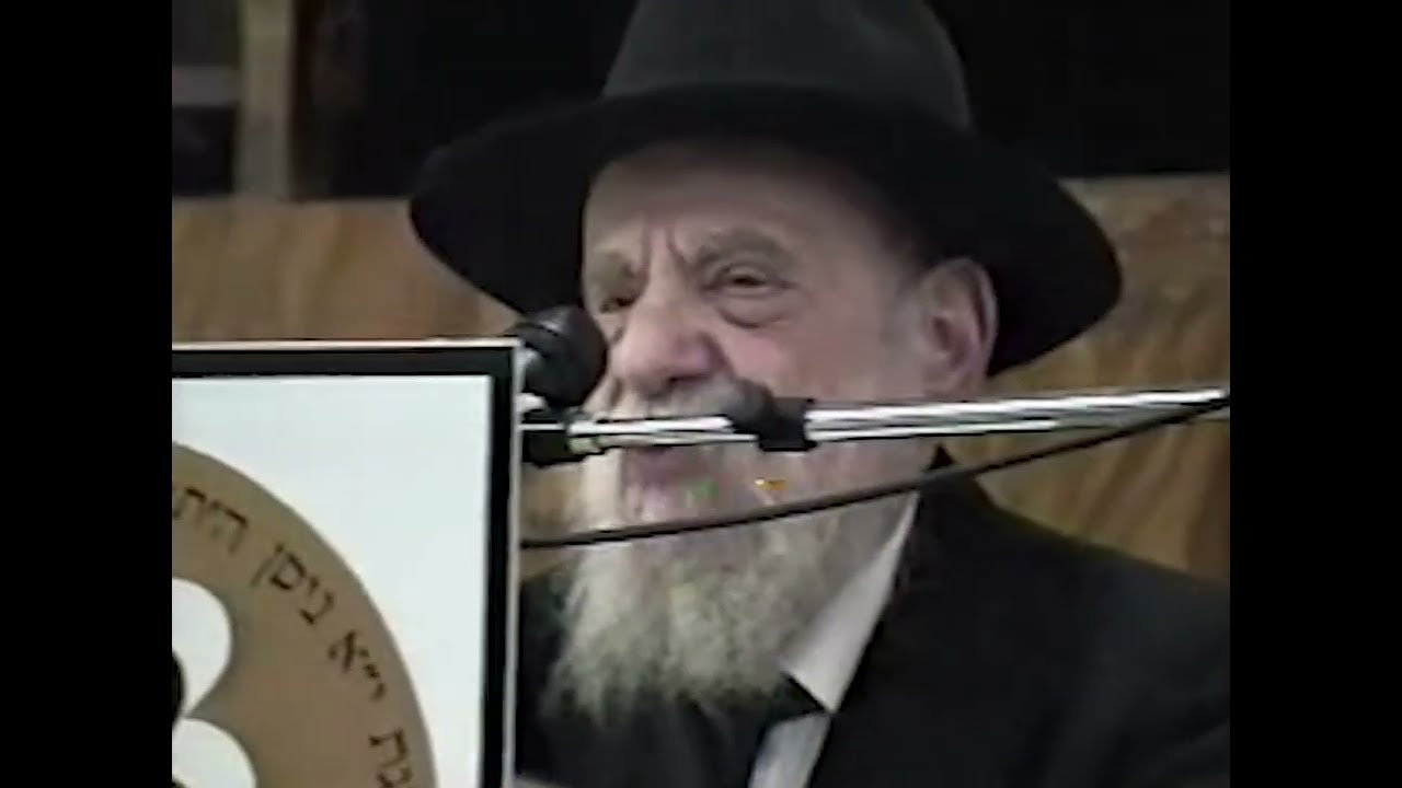 Chassidim Farbreng Yud Alef Nissan 5755 | התועדות חסידים יום הבהיר י"א ניסן תשנ"ה