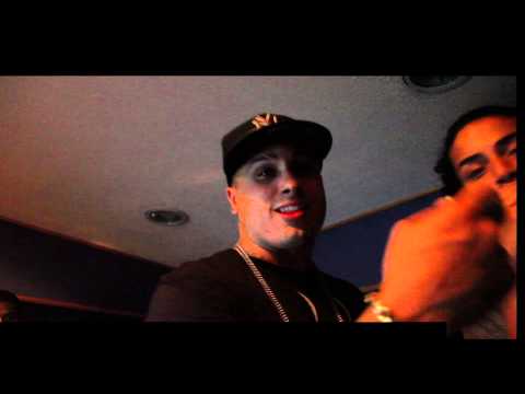 Nicky JAM improvisando desde la 440