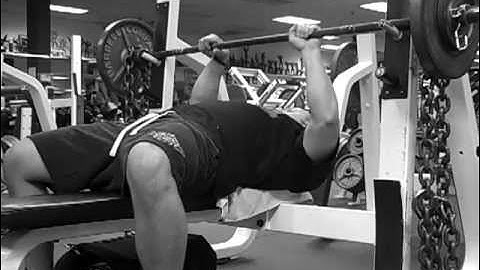 10.13.2011  Dynamic Effort Bench Press 125+chains