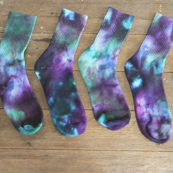 🎄 Tie-dye CHRISTMAS Socks 3 Ways 