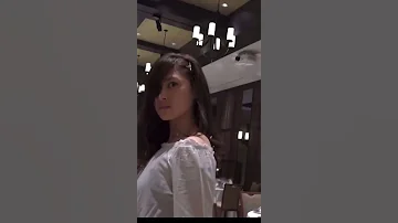 綺麗なお姉さんのすごいハイキックアクション 