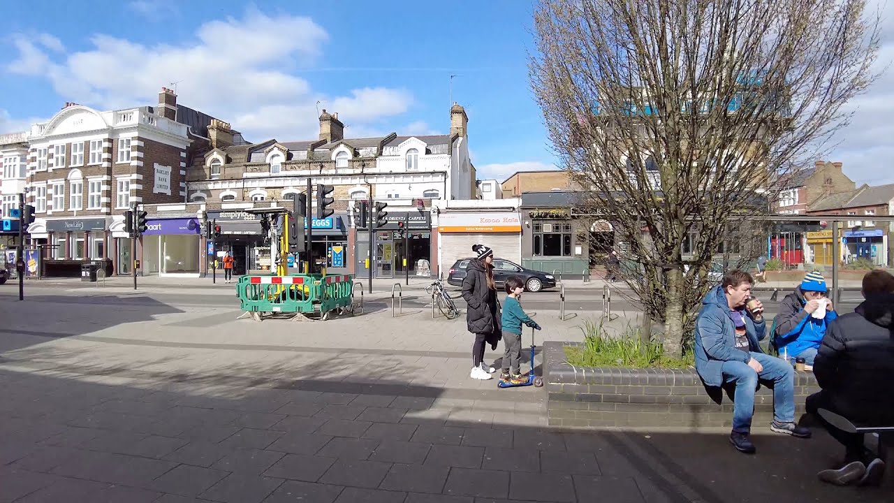 Walking around Raynes Park, Kingston Road, Coombe Lane, London Walking