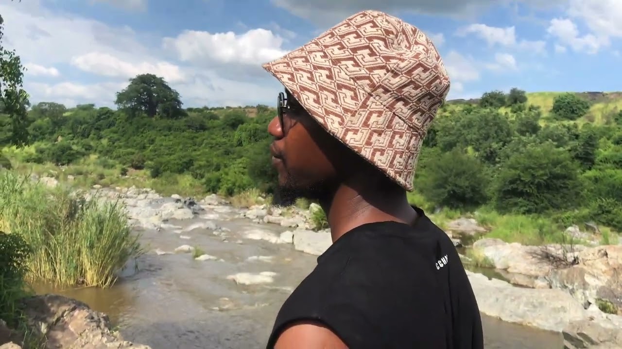 Valter Mucavele _Voz de confusão (Visualizer)