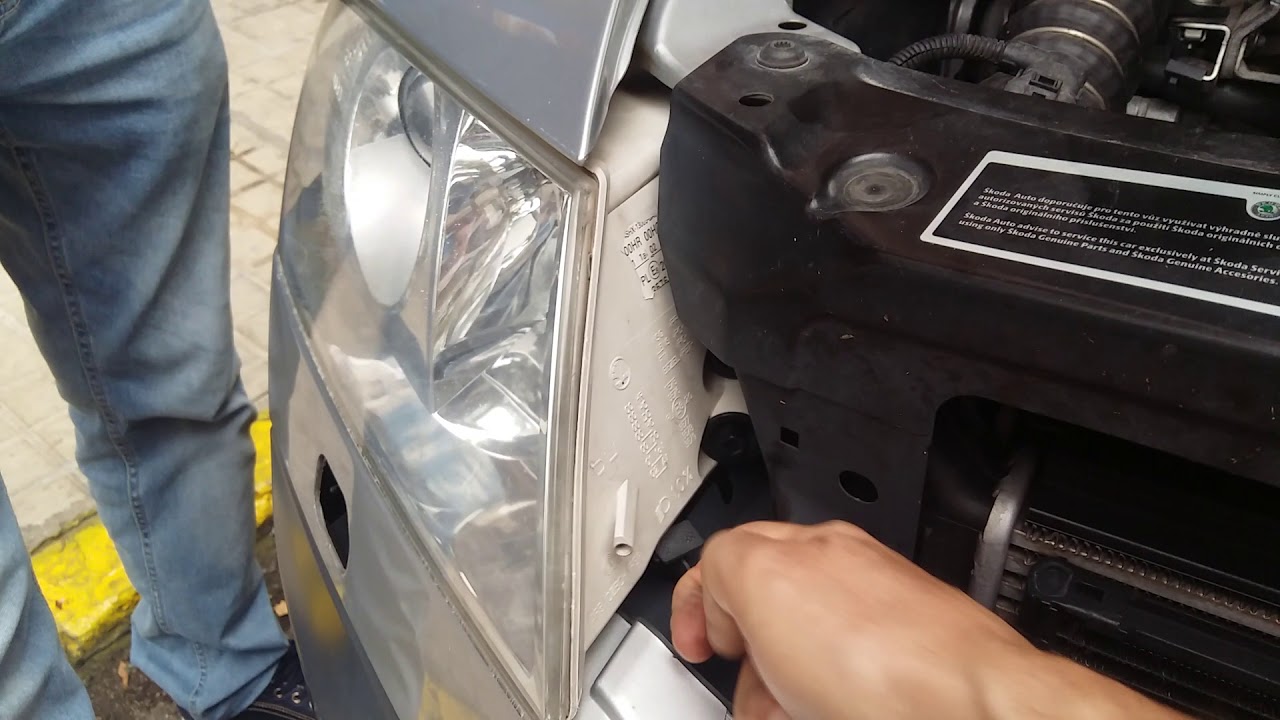 Kit Luci Di Marcia Diurna E Abbaglianti H15 Effetto Xenon Per Skoda Octavia 3 (5E - 10
