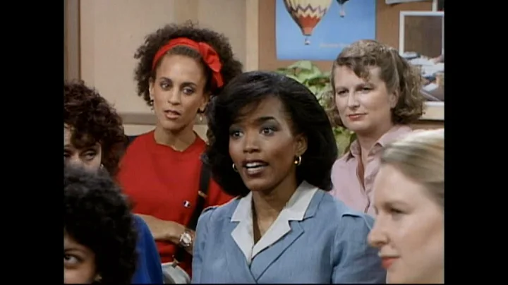 Angela Bassett on The Cosby Show (1985) - S01E23 -...
