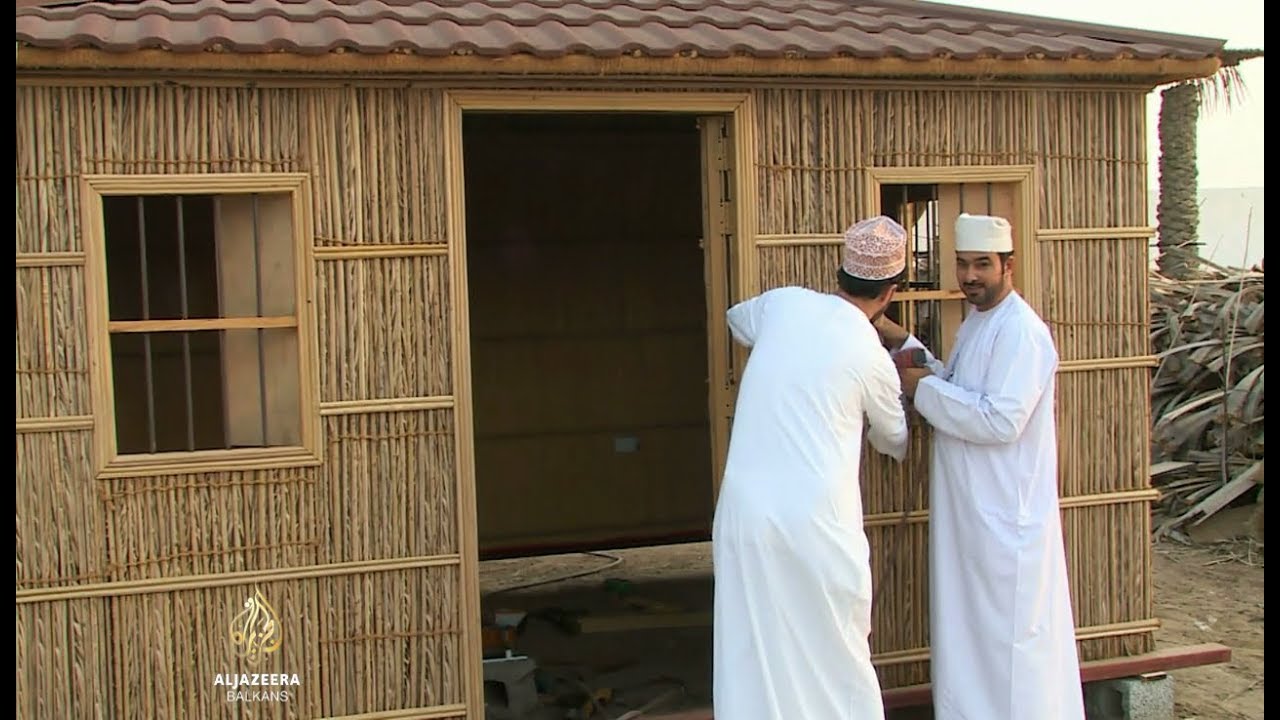 بيوت سعف النخيل شائعة في سلطنة عمان