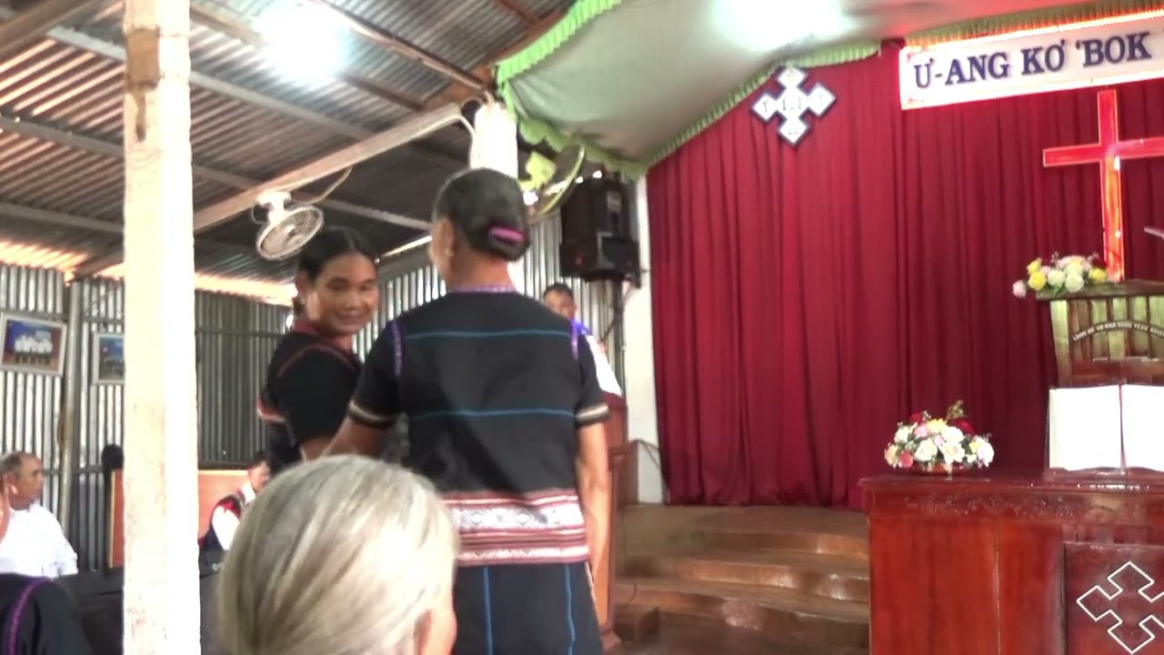 Anih Akum Polei H'lom [Akum Kra Joney]