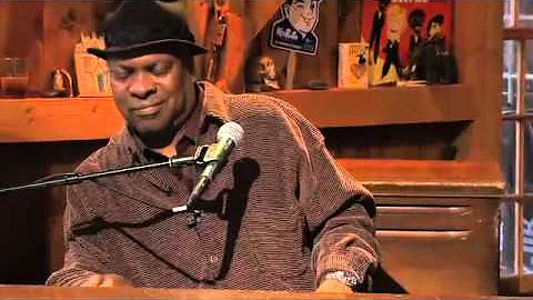 Booker T. Jones -- Green Onions [Live from Daryl's...